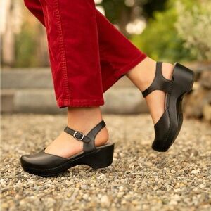 Dansko Black Wedge Sandals SIZE 35